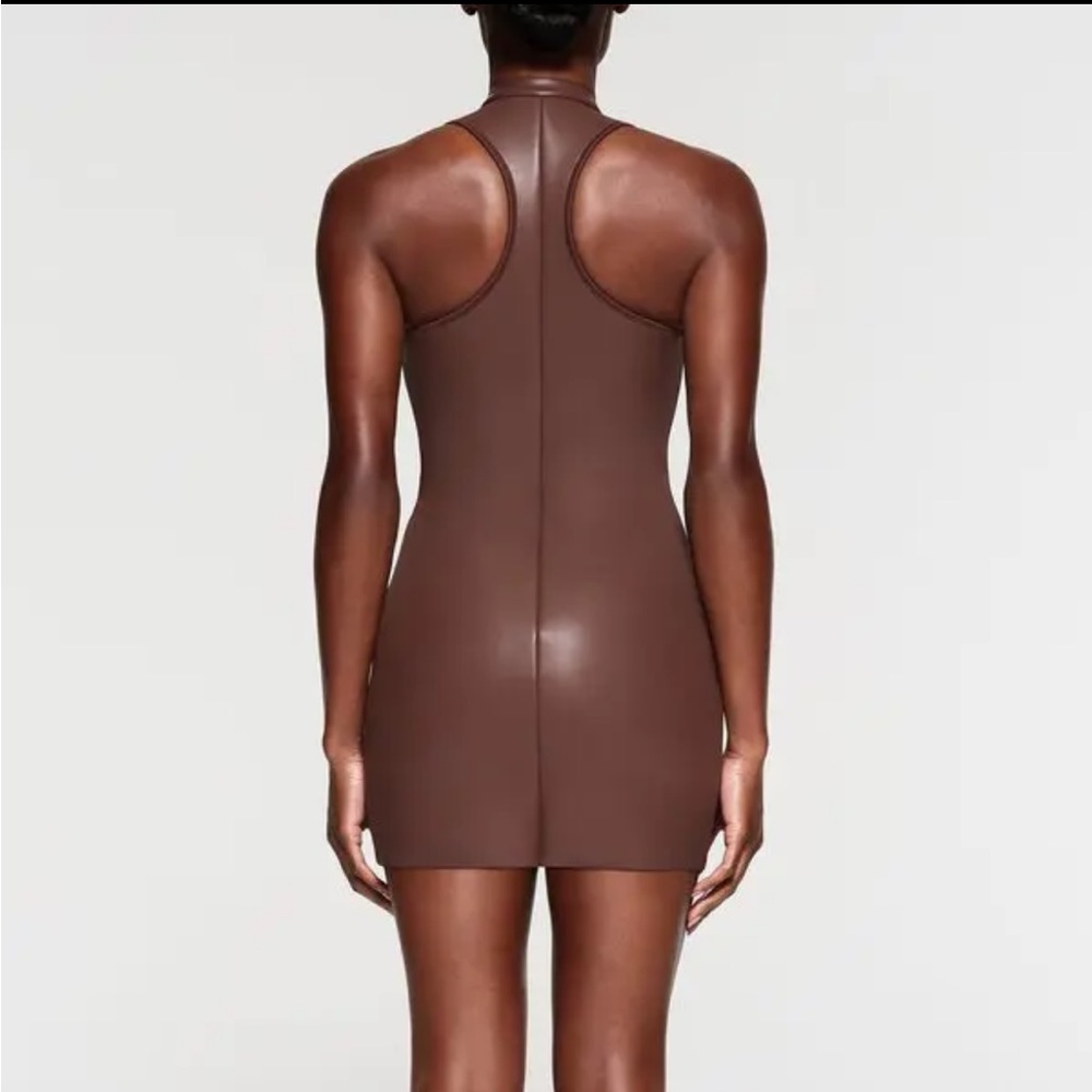 🤎SKIMS RUBBERIZED SCUBA SWIM MOCK NECK DRESS COVERUP COCOA XS - Picture 3 of 7